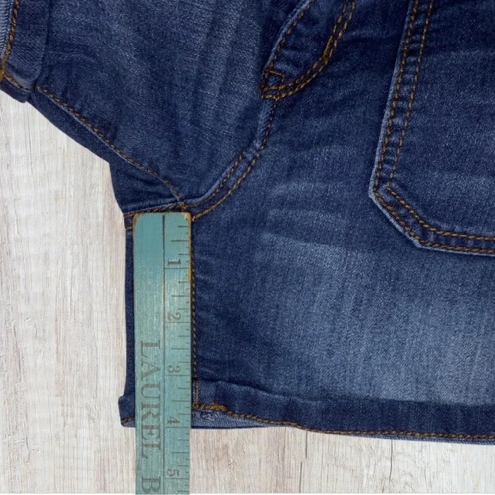 Women’s Mudd‎ Mid-Rise Jean Shorts Size 3